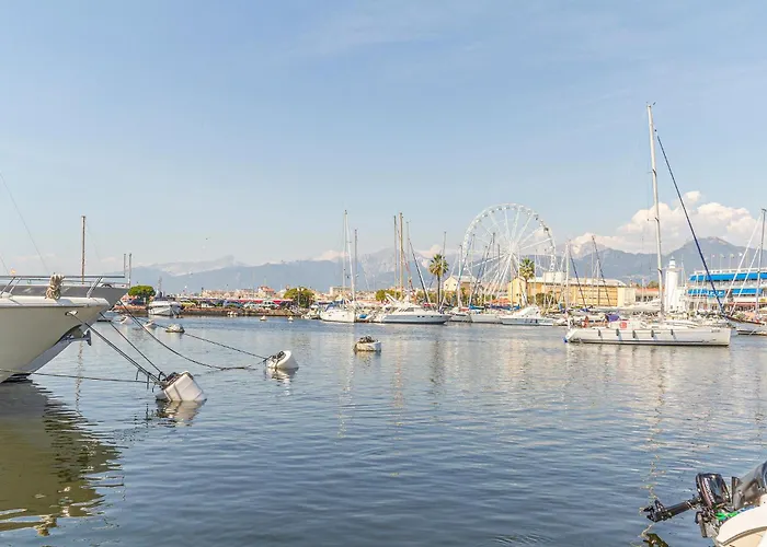 Апартаменти Awesome In