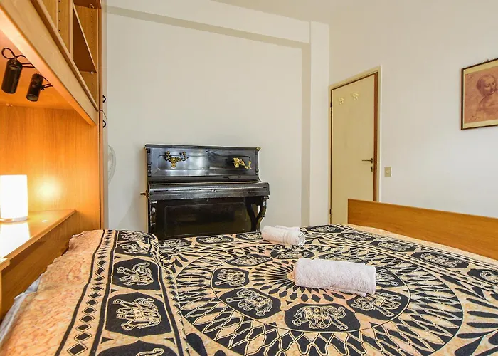 Awesome In В'яреджо