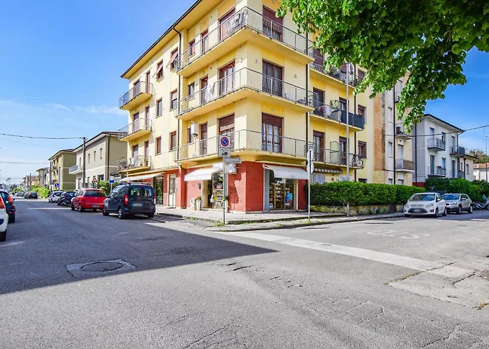 Апартаменти Awesome In *